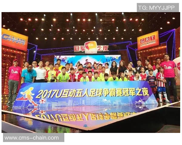 足球明星齐聚一堂,激情四射的荣耀时刻凝聚在这张经典照片相框中 足球明星齐聚一堂,激情四射的荣耀时刻凝聚在这张经典照片相框中